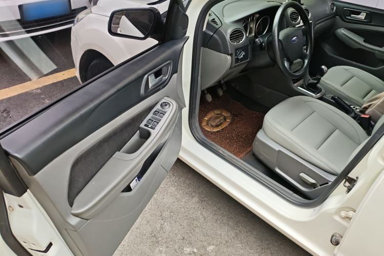 Used Ford Focus 2013 Hatchback Classic 1.8L Manual Base Model