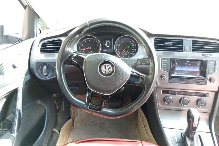 Used Volkswagen Golf 2016 230TSI Automatic Comfort Version Steering Wheel