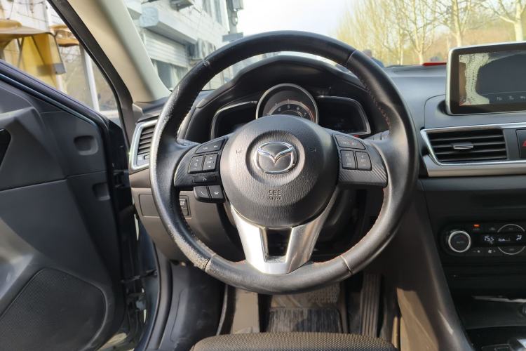 Used Mazda 3 Axela 2016 Sedan 2.0L Automatic Flagship Model Steering Wheel