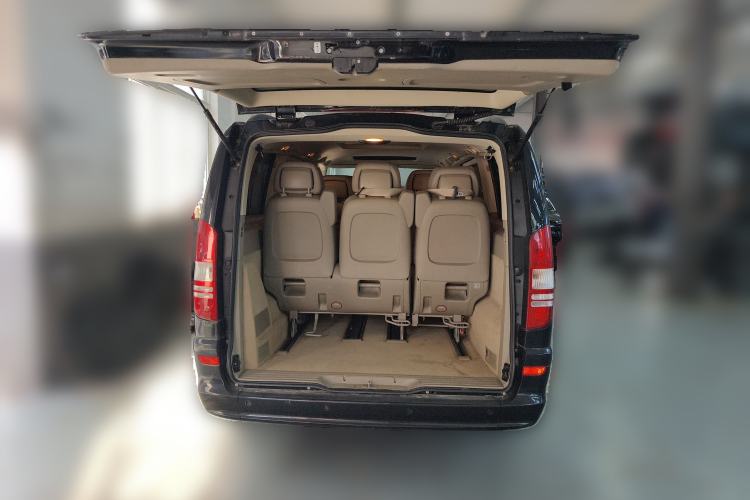 Used Mercedes-Benz Viano 2013 3.0L Hospitality Edition