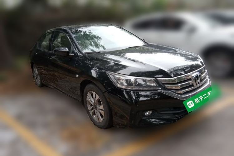 Used Honda Accord 2015 2.0L LX Comfort Edition Front Right 45 Deg