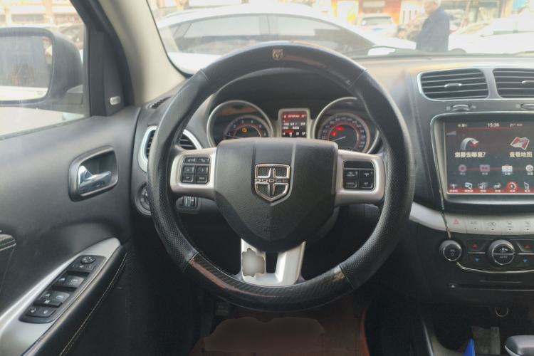 Used Dodge Journey 2013 2.4L Two-Wheel Drive Luxury Version