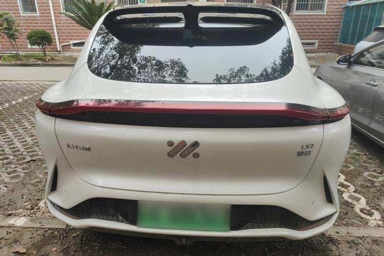 Used IM LS7 2023 100kWh Lux Rear-Drive Version
