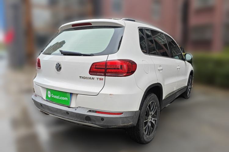 Used Volkswagen Tiguan 2015 1.8TSI Automatic Two-Wheel Drive Luxury Model Rear Right 45 Deg
