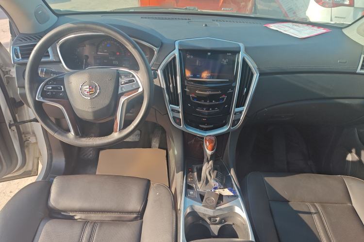 Used Cadillac SRX 2014 3.0L Elite Model Center Console