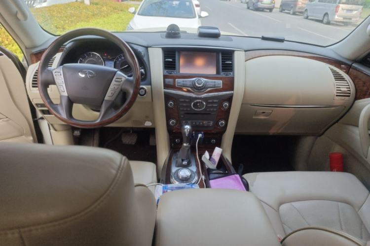 Used Infiniti QX80 
