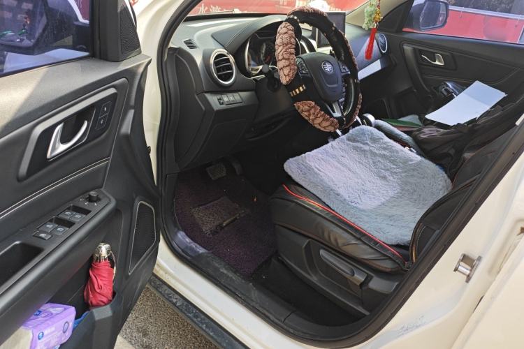 Used Bestune X40 2018 Internet Celebrity Edition 1.6L Automatic Luxury Version
