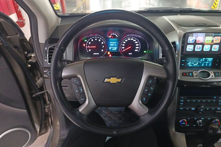 Used Chevrolet Captiva 2015 2.4L 4x4 Flagship Edition 7-Seater