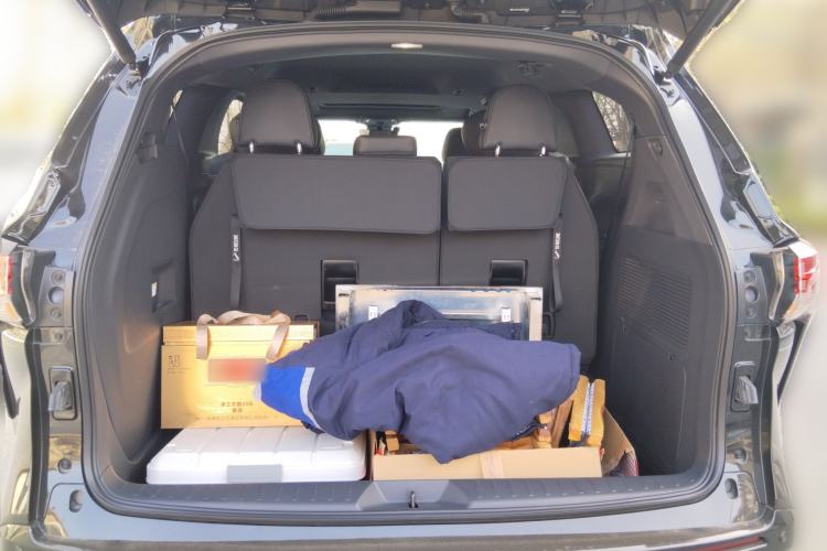 Used Toyota SIENNA 2024 2.5L Hybrid Four-Wheel Drive Prestige Edition