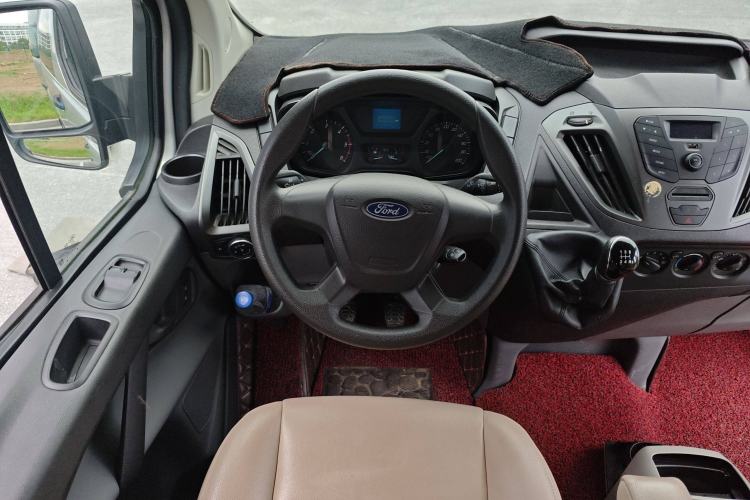 Used Ford Transit 2019 2.0T Diesel Multi-Purpose Commercial Vehicle Short Wheelbase Mid-Roof Design 6-Seater China VI Standard
