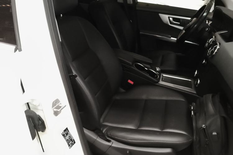 Used Mercedes-Benz GLK-Class 2013 GLK 300 4MATIC Dynamic Sunroof Model
