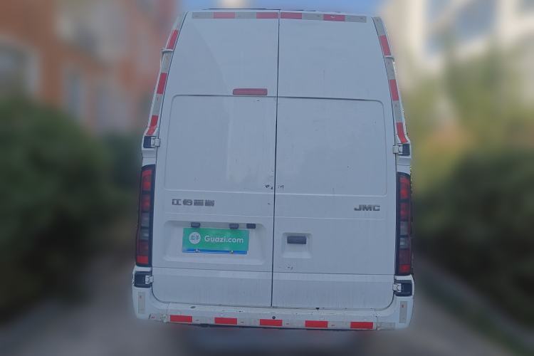 Used JMC Fushun 2022 2.0T Manual Van Long Wheelbase High Roof 3-Seater
