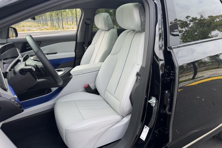 Used Cadillac OPTIQ 2024 Standard Range Version
