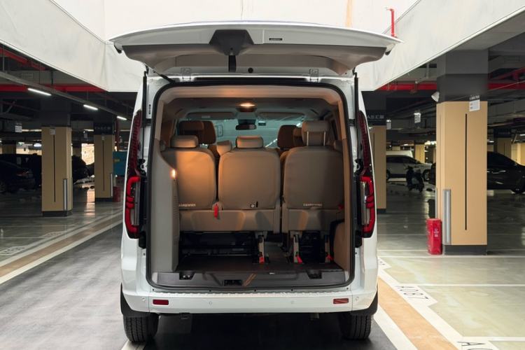 Used Ford Transit 2023 2.0T Diesel Manual Commercial & Travel Short Wheelbase Low-Roof 7/8/9-Seater
