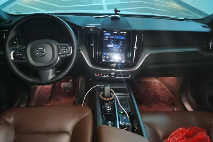 Used Volvo XC60 2023 B5 4x4 Smart Luxury Edition