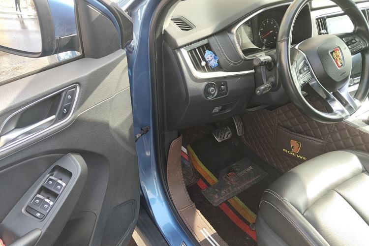 Used Roewe RX5 2016 20T Two-Wheel Drive Automatic Internet Smart Edition
