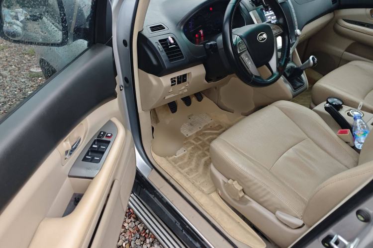 Used BYD S6 2014 2.0L Manual Luxury 5-Seater Driver Seat