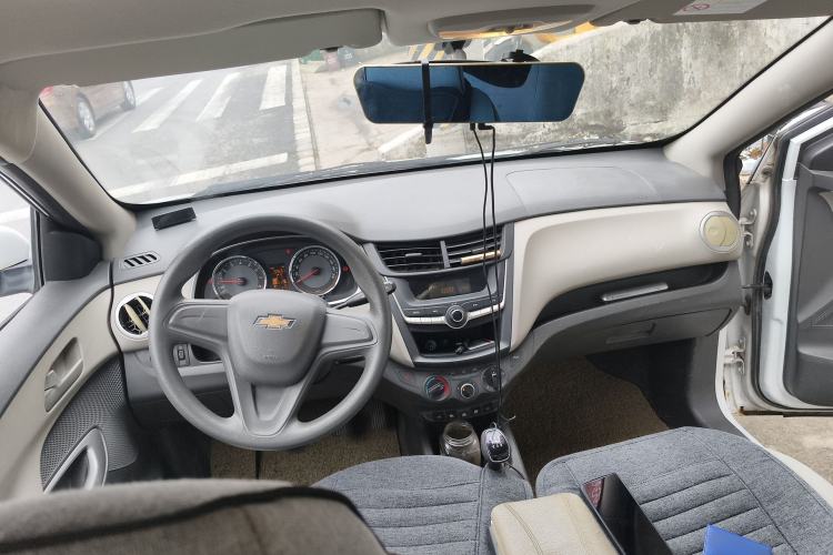 Used Chevrolet Sail 2015 Sail 3 1.3L Manual Ideal Edition Center Console