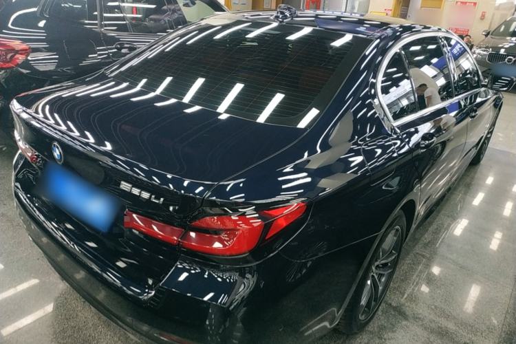 Used BMW 5 Series 2022 525Li M Sport Package Rear Right 45 Deg
