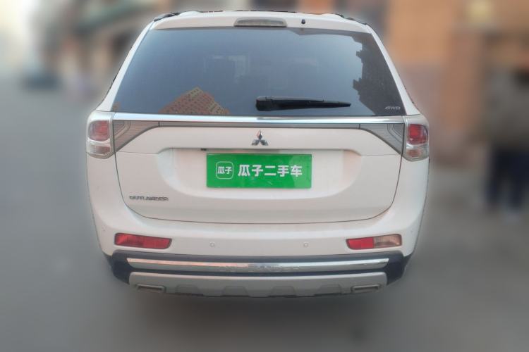 Used Mitsubishi Outlander 2013 2.4L 4x4 Luxury Navigation Edition 5 Seats