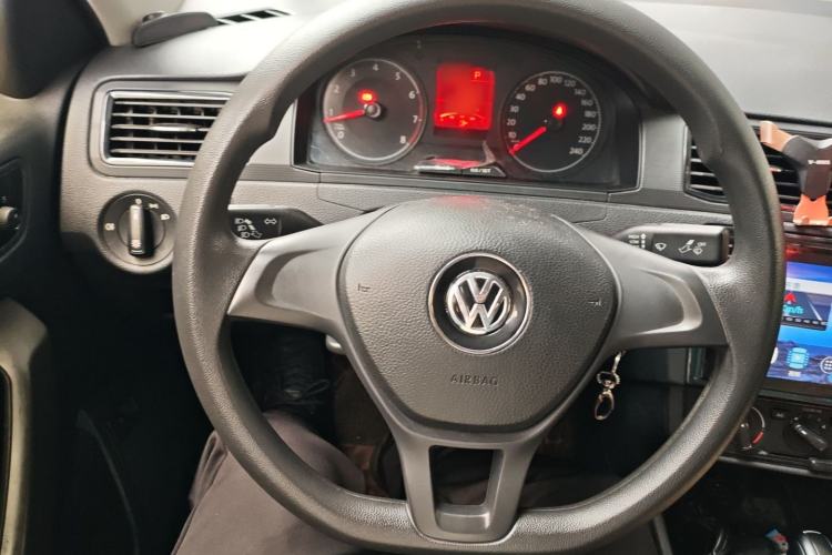 Used Volkswagen Santana 2016 1.6L Automatic Fashion Edition