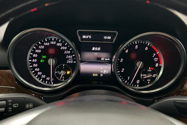 Used Mercedes-Benz M-Class 2014 ML 400 4MATIC Luxury Model Interior 11