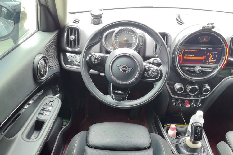 Used MINI Countryman 2019 1.5T COOPER ALL4 Artist Weekend Travel Edition

