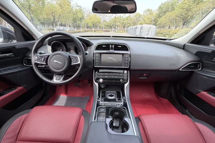 Used Jaguar XE 2017 2.0T 200 PS R-Sport