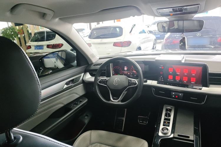 Used Volkswagen Tavendor 2024 380TSI All-Wheel Drive R-Line Cruise Edition Steering Wheel