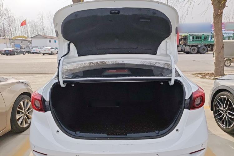 Used Mazda Mazda 3 Axela 2017 Sedan 1.5L Automatic Luxury Model Emission Standard China V
