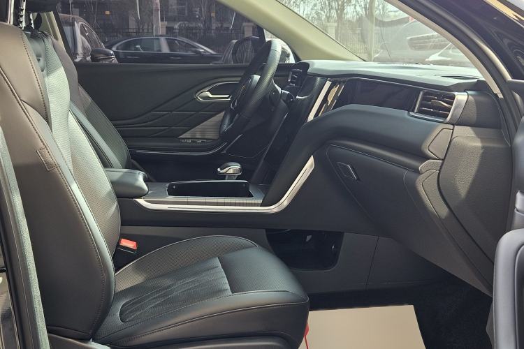 Used Hongqi HS7 PHEV 2024 2.0T PHEV Four-Wheel Drive Flagship Edition 6 Seats Right Front Seat