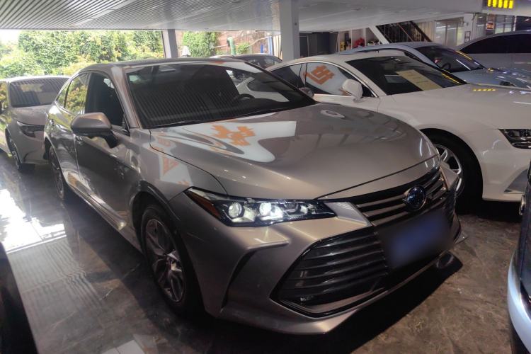 Used Toyota Avalon 2019 Dual-Engine 2.5L Luxury Edition China VI Standard