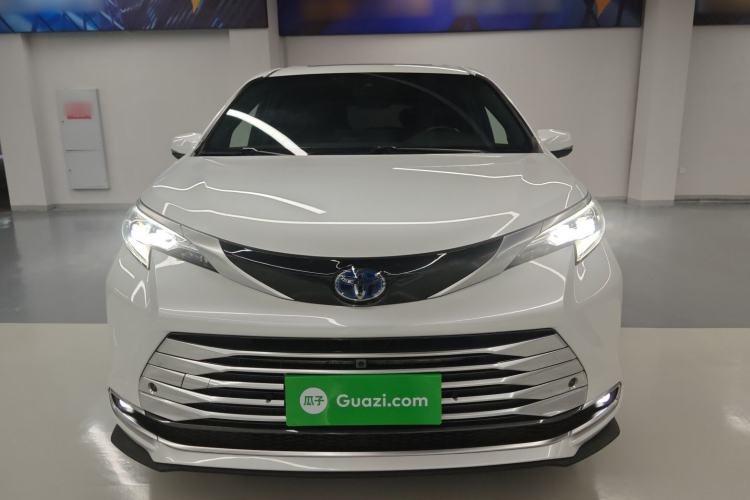 Used Toyota Sienna 2021 2.5L Hybrid Platinum Edition