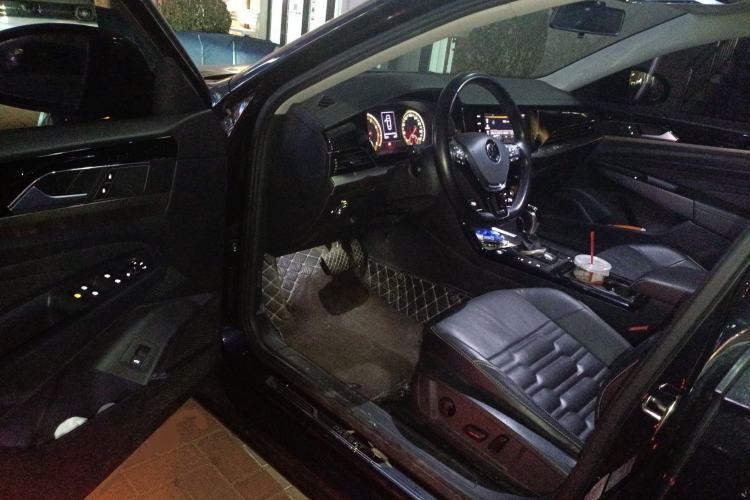 Used Volkswagen Passat 2020 Facelift 330TSI Elite Edition China VI Standard