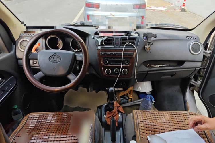 Used CHANGAN KAICHENG Ruixing M60 2019 1.5L Standard Version China VI Emission Standard 5/6 Seats DAM15KR Center Console