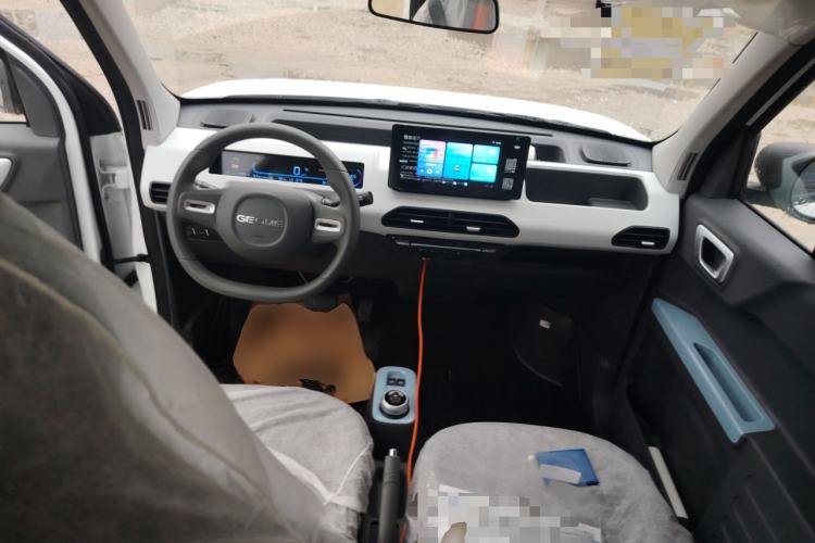 Used Geely Galaxy Panda 2024 Panda Mini 200km Endurance Bear Center Console