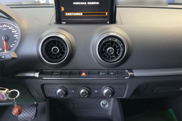 Used Audi A3 2018 30th Anniversary Edition Sportback 35 TFSI Ambition Model Audio And AC Panel