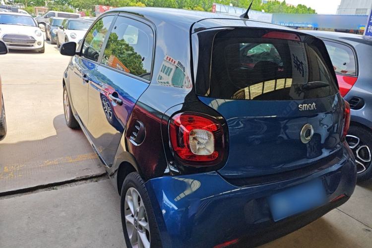 Used smart forfour 2018 1.0L 52 kW Dynamic Edition