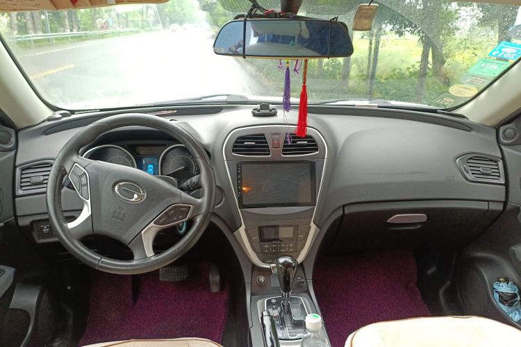 Used GAC Trumpchi GS5 2014 2.0L Automatic Two-Wheel Drive Deluxe Edition Center Console