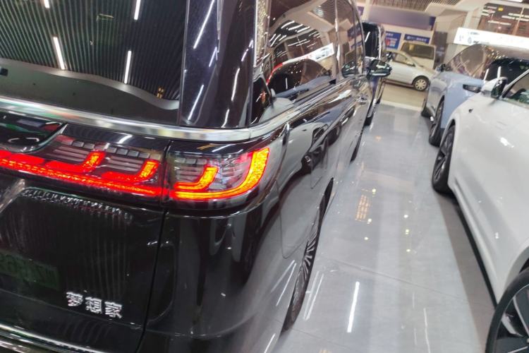 Used VOYAH Dream 2025 PHEV Four-Wheel-Drive Flagship Kunpeng Edition Exterior 3