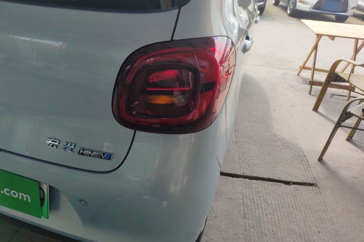 Used Wuling Hongguang MINIEV 2025 Four-Door Version Zhenxiang+ Edition Right Rear Taillight