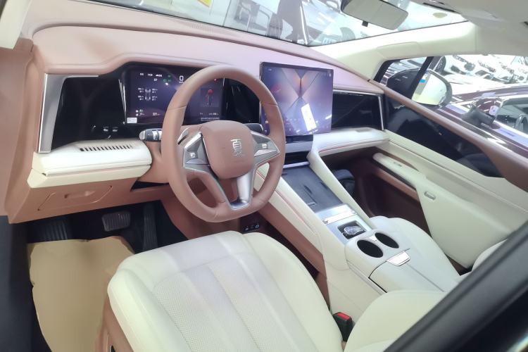 Used BYD Xia 2025 DM-i 1.5T 180km Beyond Edition Center Console