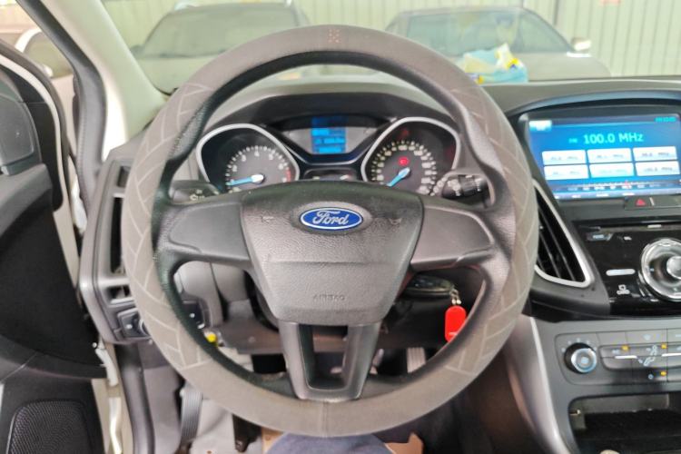 Used Ford Focus 2015 Hatchback 1.6L Automatic Comfort Model Steering Wheel