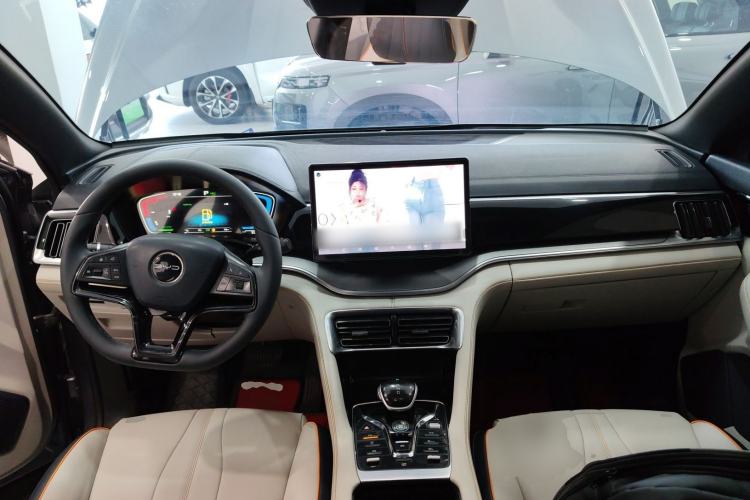 Used BYD Song PLUS New Energy 2021 DM-i 110KM Flagship Model Center Console