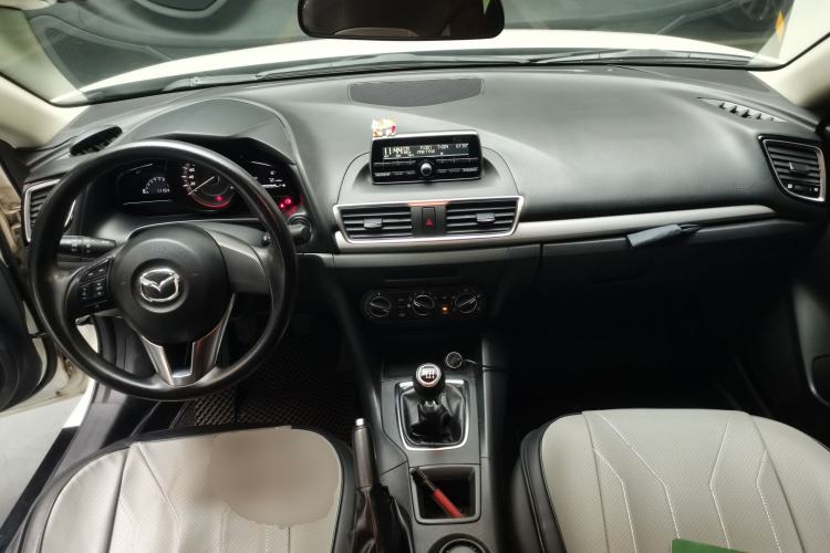 Used Mazda 3 Axela 2016 Sedan 1.5L Manual Comfort Model