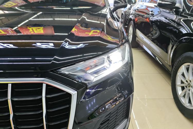 Used Audi Q7 2023 45 TFSI quattro S line Sport model Left Front Headlight