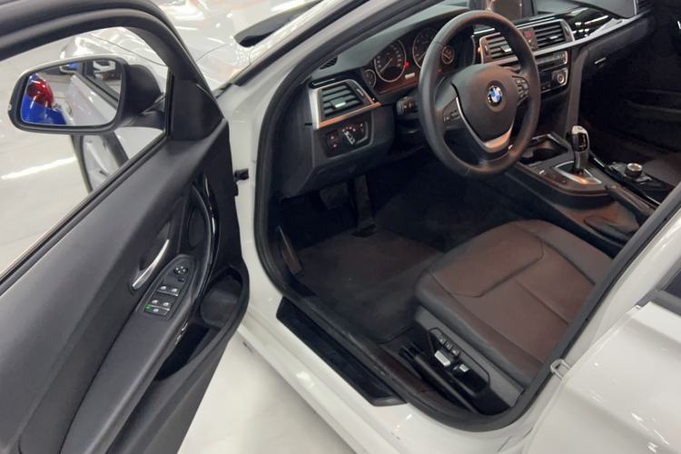 Used BMW 3 Series 2016 316i Fashion Model