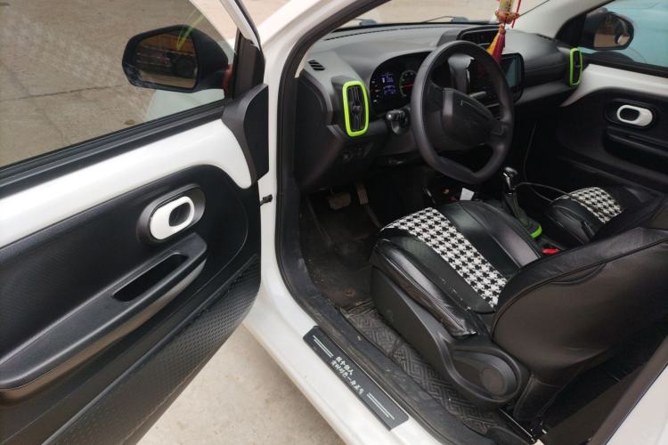 Used Roewe Clever 2021 302 km New Four-Seater Super-Efficient Version