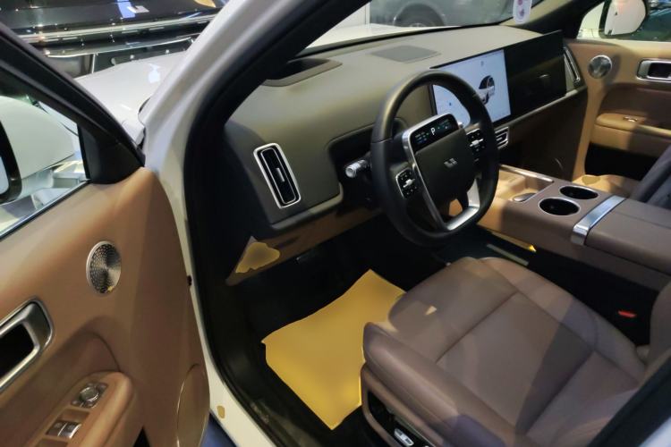 Used Li Auto L8 2025 Ultra Smart Refreshed Edition
