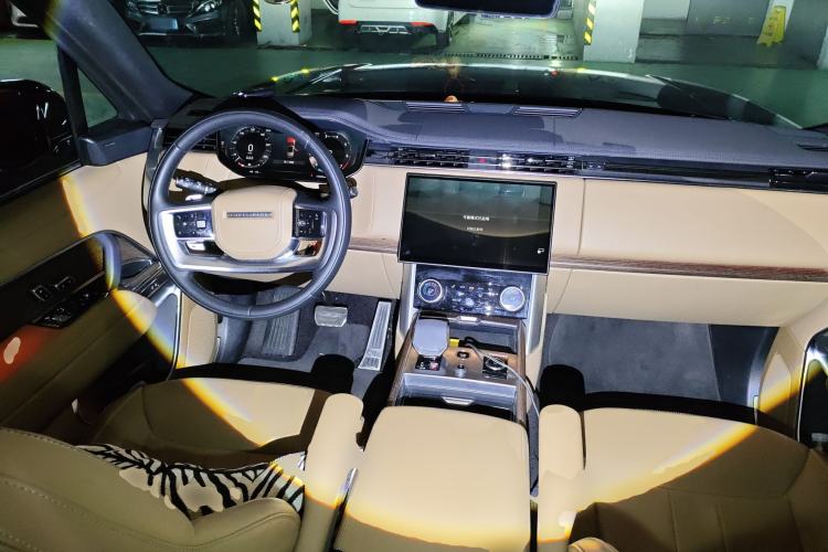 Used Land Rover Range Rover 2023 3.0 L6 360 PS Grand Edition